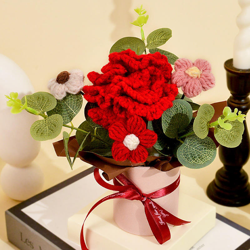 กระเช้าดอกคาร์เนชั่นสีแดงขนาดเล็ก