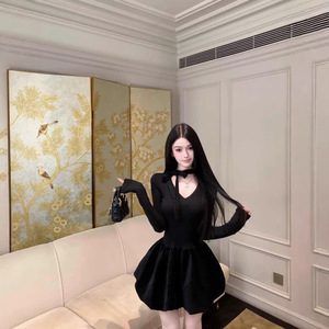 French Hepburn Style V Neck Long Sleeve Dress Women Autumn Winter Little Black Dress Slim Waist Tulip Skirt Birthday Club Dress - Product Image 2
