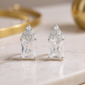 Pendientes Huggie con Diamantes CZ, Corte Geométrico, Engaste de Garra, Chapado en Oro de 14K, Oro Rosa, Oro Blanco, Joyería de Compromiso para Mujer - Product Image 2