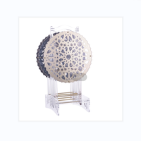 Table d'appoint pliante moderne de luxe en acrylique transparent, table basse en lucite peu encombrante avec plateau à motifs sculptés pour salon
