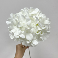 Vente en gros de fleurs artificielles en forme de boule d'hortensia rose nude à larges pétales, aspect réaliste, avec tige, pour la décoration de bouquets de mariage