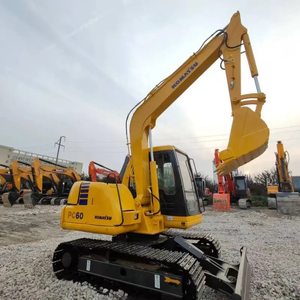 Mini-excavatrice sur chenilles Komatsu PC60 d'occasion de 6 tonnes avec lame de bulldozer, excavatrice PC60 d'occasion à vendre en stock - Product Image 1