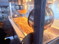 Machine à Popcorn Professionnelle 48oz Certifiée CE, Double Protection Anti-Brûlure, Chauffage Électromagnétique 380V Intégré pour Distributeurs et Concessionnaires