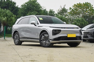 Xpeng G9 2025 Usato, SUV a Nuova Energia, EV ad Alta Velocità e Lunga Autonomia, Ricarica Rapida, Nuovo Veicolo sul Mercato - Product Image 5