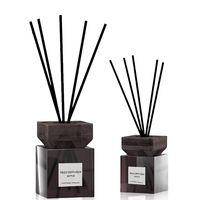 Bouteille en verre de diffuseur de roseau carré de luxe de 150ml avec bouchon en bois noir mat bouteille de diffuseur de parfum à bouchon à vis de couleur ambre