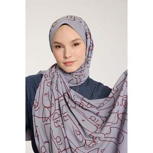 ผ้าพันคอไหมพิมพ์ลายดิจิตอลสีเงินเบอร์กันดี รุ่น Pure Tone สำหรับผู้หญิง ใช้งานได้หลากหลาย - Product Image 1