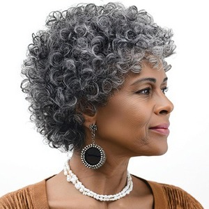 Perruque courte bouclée sans lacet, 100 % cheveux humains véritables, fabriquée à la machine, en gris clair, gris grand-mère - Product Image 3