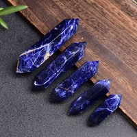 Vente en gros de baguettes de cristal à double pointe en pierres semi-précieuses mélangées, prismes pointus, pierres de guérison des chakras et décorations en cristal