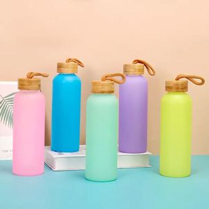 Botella de agua deportiva de vidrio esmerilado de 17 oz para sublimación, con tapa de bambú, para vinilo. - Product Image 1