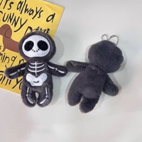 Porte-clés en peluche fantaisie squelette momie d'Halloween OEM ODM, breloque de sac poupée effrayante, décoration de fête, cadeau, vente en gros