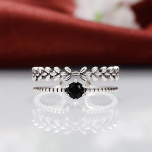 Anello F1600 con Motivo Floreale in Onice Nero, Montatura a Griffe, Anelli Unisex alla Moda, Gioielli Regalo - Product Image 6