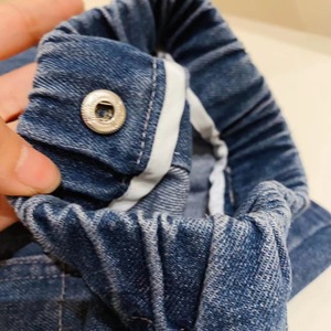 ชุดเซ็ตสามชิ้นสำหรับเด็กผู้หญิง เสื้อกล้ามติดกระดุมเดี่ยว เสื้อยืด และกระโปรงยีนส์ รุ่นใหม่ล่าสุด สำหรับฤดูใบไม้ผลิและฤดูใบไม้ร่วง - Product Image 6