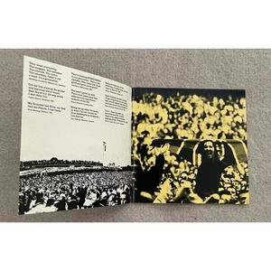 Oasis Time Flies 1994-2009, el CD completo de sencillos, el álbum de mayores éxitos del Britpop - Product Image 5