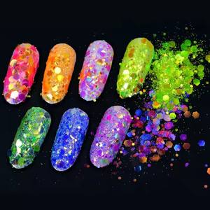 Polyester holographique brillant à paillettes mélangées solides pour l'artisanat du corps des ongles et les décorations de Noël Commande minimum 1kg - Product Image 3