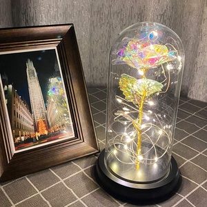 Venta al por mayor personalizado superventas LED rosas sopladas a mano flor brillante campana tarros cúpulas de cristal con base de madera - Product Image 3