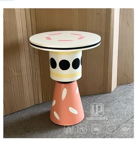 Tables basses design minimalistes Updecors, style italien, tabouret de dessin animé, table de chambre d'enfant, design minimaliste créatif - Product Image 1