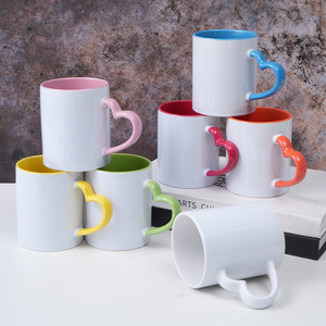Mug personnalisable avec poignée en forme de cœur, bord coloré créatif, tasse à café en forme de cœur, mug en céramique vierge avec revêtement pour sublimation - Product Image 1