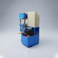 Presse de vulcanisation de caoutchouc entièrement isolée avec moteur, pompe, contrôle automatique PLC, type quatre colonnes, pression précise, anti-vibration