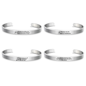 Op maat gegraveerde roestvrijstalen open armband, C-vormig blank met spiegel/matte afwerking voor groothandel sieraden - Product Image 1