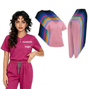 Tenues médicales élégantes et abordables en tricot blanc pour le personnel médical - Product Image 1