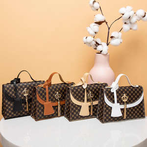 Hot Selling Korean Style 2024 Small <b>Square</b> Bags Alloy Ornament Commerce Travel Handbags for Girls - Product Image 2