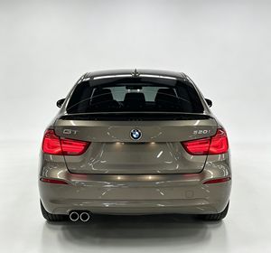 <span class=keywords><strong>BMW</strong></span> <span class=keywords><strong>Serie</strong></span> <span class=keywords><strong>3</strong></span> GT 320i Deportivo <span class=keywords><strong>2018</strong></span>, Estilo Moderno |   Puertas sin marco y RWD |   Exportación de Autos de <span class=keywords><strong>Segunda</strong></span> <span class=keywords><strong>Mano</strong></span> - Product Image 5