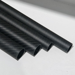 Los componentes estéticos del coche deportivo de fibra de carbono mate a rayas se fabrican mediante el moldeado de tubos huecos. - Product Image 5