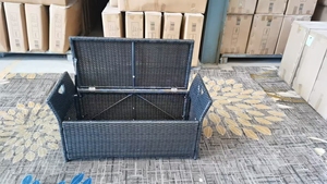 Banc <span class=keywords><strong>de</strong></span> <span class=keywords><strong>jardin</strong></span> <span class=keywords><strong>de</strong></span> haute qualité pour l'extérieur avec rangement, en rotin plastique, design moderne, coussin durable et imperméable - Product Image 3