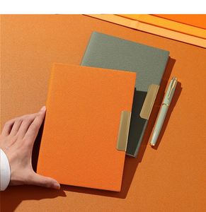 Carnet de notes A5 de Noël pour entreprise, journal, cadeau d'affaires, ensemble personnalisé de carnet et stylo avec stylo et bouteille d'eau - Product Image 2