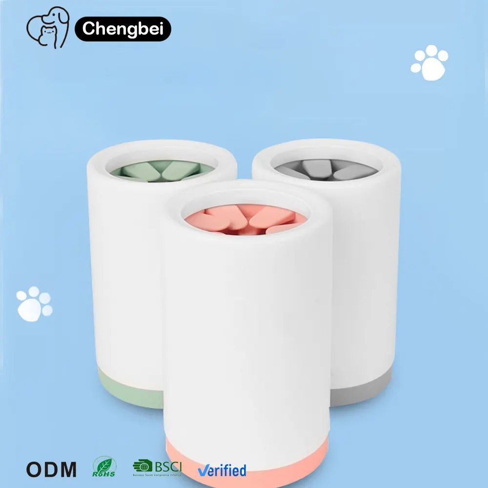 Hot Sales New Desig Portable 360 Degree Dog Foot Cup Cat Paw Washer Soft Silicone Pet Paw Cleaner
