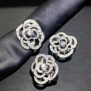 Set di Anello e Orecchini a Perno con Fiore di Camelia per Donne, Accessori Semplici e alla Moda per Uso Quotidiano, Outfit Casual e Regalo - Product Image 5