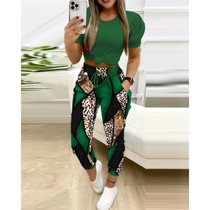 เสื้อยืดคอกลมแขนสั้นผู้หญิง กางเกงขายาว ชุดลำลองพิมพ์ลาย 2 ชิ้น แฟชั่น - Product Image 4