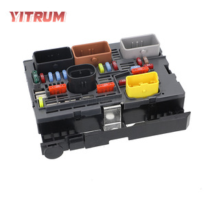 Porte-fusible Peugeot 9664706380 pour gestionnaire de batterie 308 SW en ABS - Product Image 3