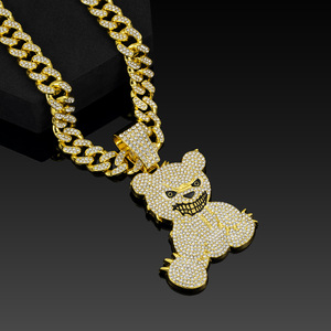 Set <span class=keywords><strong>Collana</strong></span> Hip Hop Unisex con Ciondolo Orsetto Malvagio Placcato Oro Trendy Iced Out e Catena Cuban Link, Design Orso Violento Scuro - Product Image 3
