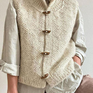 シンプルなヴィンテージスタイル白いニットノースリーブベストボタン装飾付きシングルブレストクロージャー冬のファッション - Product Image 3