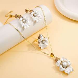 Conjunto de Joyería Chapado en Oro con Perlas, Aretes, Collar y Anillo de Perlas Vintage, Piedra Natural, Elegante Regalo de Boda <span class=keywords><strong>para</strong></span> <span class=keywords><strong>Mujer</strong></span> - Product Image 1