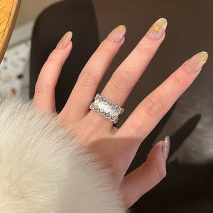 Bague ouverte en argent sterling 925 pour femmes, bague rétro à facettes larges, bague polyvalente personnalisée, nouvelle tendance - Product Image 1