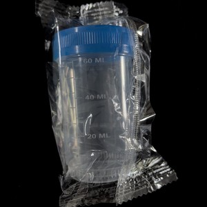 Vaso para Esputo Desechable Wei Hong de 60 ml, Transparente, con Tapa de Rosca, Esterilizado, Envasado Individualmente, para Recolección de Muestras - Product Image 1
