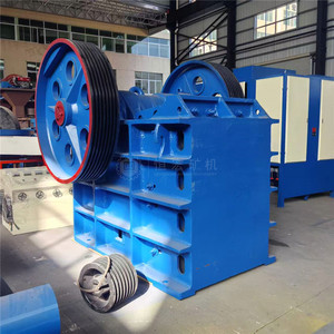 Usine de traitement de l'or pour roches dures 50 TPH avec concasseur à mâchoires, broyeur à boulets, concentrateur centrifuge, <span class=keywords><strong>table</strong></span> vibrante et <span class=keywords><strong>service</strong></span> d'ingénierie - Product Image 2