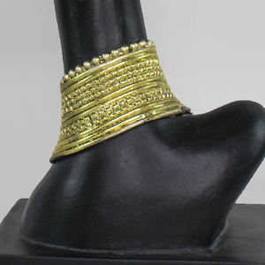 <span class=keywords><strong>Statue</strong></span> de femmes africaines sur mesure décoration d'intérieur artisanat en résine têtes de bustes africains avec ornements en rose - Product Image 5