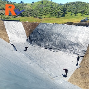 Bâche en géomembrane HDPE 0,75 mm pour fosses à ensilage et couvertures de silos à bunker au ranch d'élevage de bovins Boyolali, Centrale de <span class=keywords><strong>Java</strong></span>, Indonésie - Product Image 1