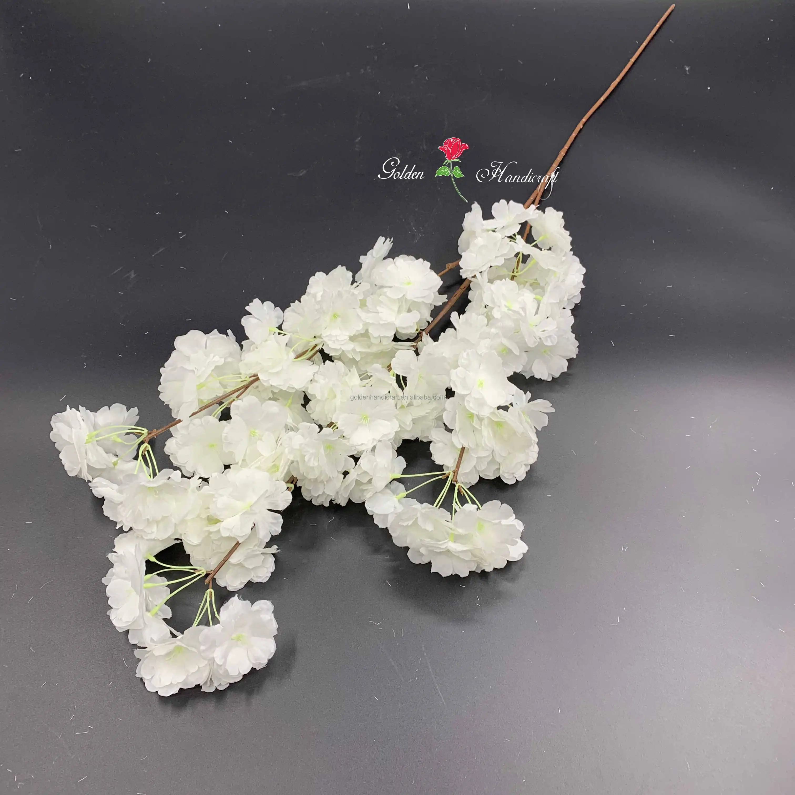 Pas Cher Vente en Gros Japonais Blanc Rose Soie Fleurs de Cerisier Tiges Sakura Fleur Branche Fleur De Cerisier Artificielle