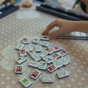 Nouvel ensemble de tuiles de mahjong <span class=keywords><strong>en</strong></span> acrylique de luxe moderne, design style londonien à 5 étages, idéal pour les jeux de société, ensemble de mahjong London Calling - Product Image 4