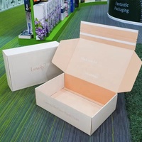 Boîte d'expédition en carton ondulé personnalisée de qualité supérieure avec fermeture sécurisée autocollante pour l'emballage de produits cadeaux