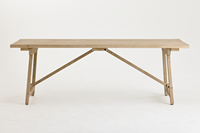 Table de cuisine scandinave en pin blanc, design extra long, pieds croisés minimalistes