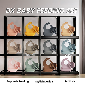 Juego de vajilla de silicona ecológica DX, Baberos modernos de 3 piezas para niños y cuchara con ventosa para uso diario - Product Image 5