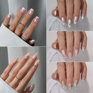 Faux ongles artificiels personnalisés courts carrés ou en forme d'amande, à presser, en gel souple, de luxe, faits à la main, vente en gros - Product Image 2