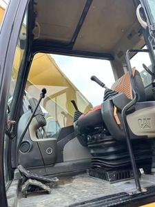 Excavatrice de taille moyenne CAT 324D, livraison gratuite, prix bas, excavatrice hydraulique sur chenilles d'occasion, nouveau modèle, excavatrice agricole - Product Image 4