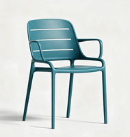 Chaise de salle à manger moderne en plastique avec accoudoirs, ergonomique et empilable, idéale pour les salles de formation scolaires – Vente directe usine