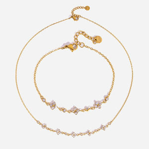 18K Gold Stainless Steel Necklace With White Zircon Four Leaf Clover And O Shape Design For Daily Wear Gift - Product Image 1